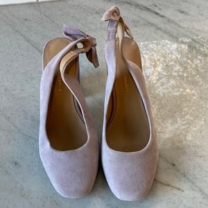 Like new lilac suede pumps.